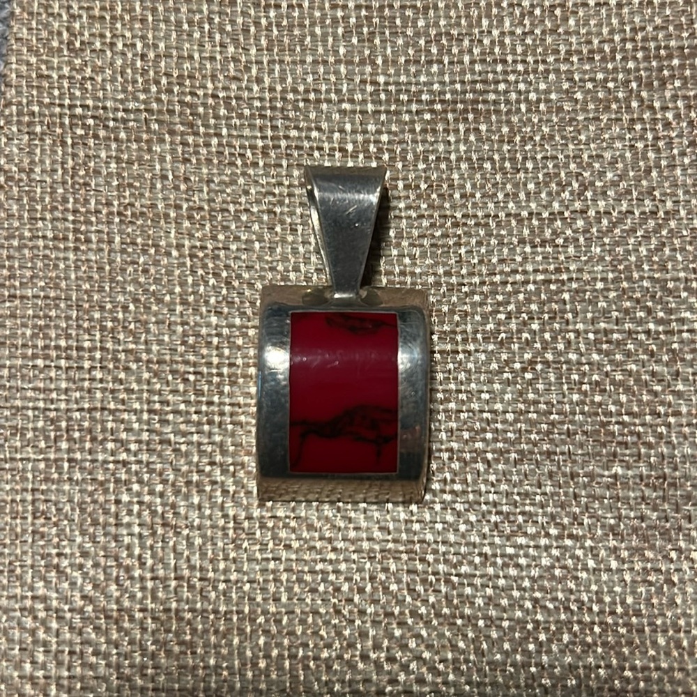 Silpada S0818 Sterling Silver Black Veined Red Jasper Domed Pendant.